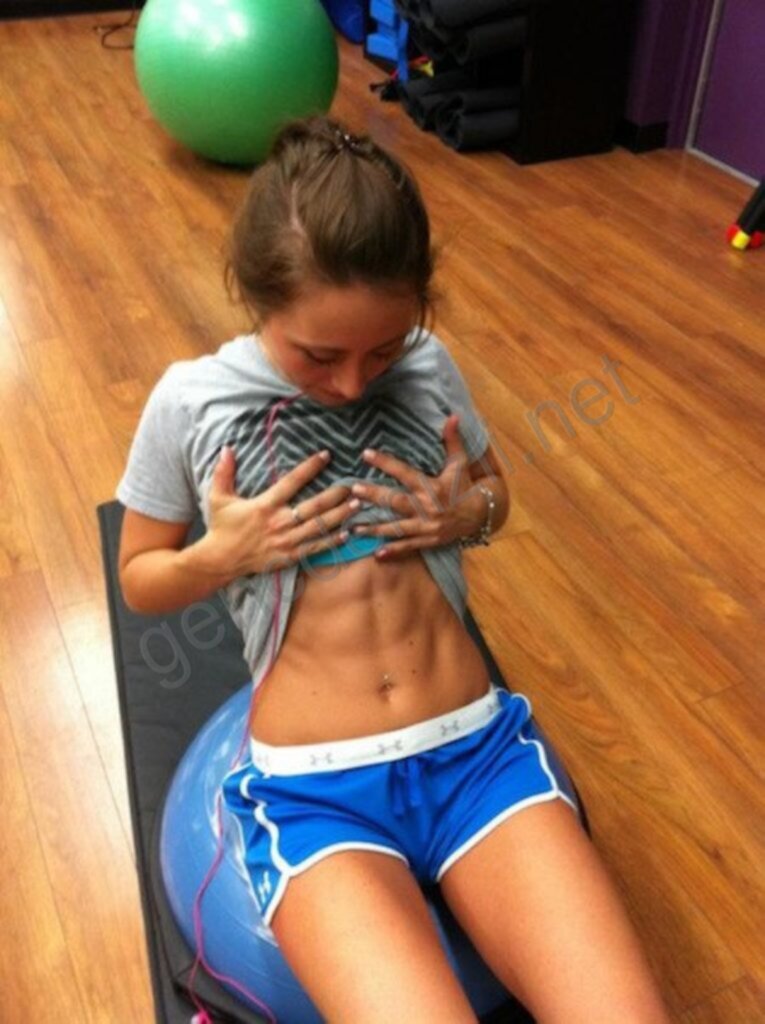 Bostancı'da Ofise Gelen Öğrenci Escort Bayan Hale | Oral Hizmet